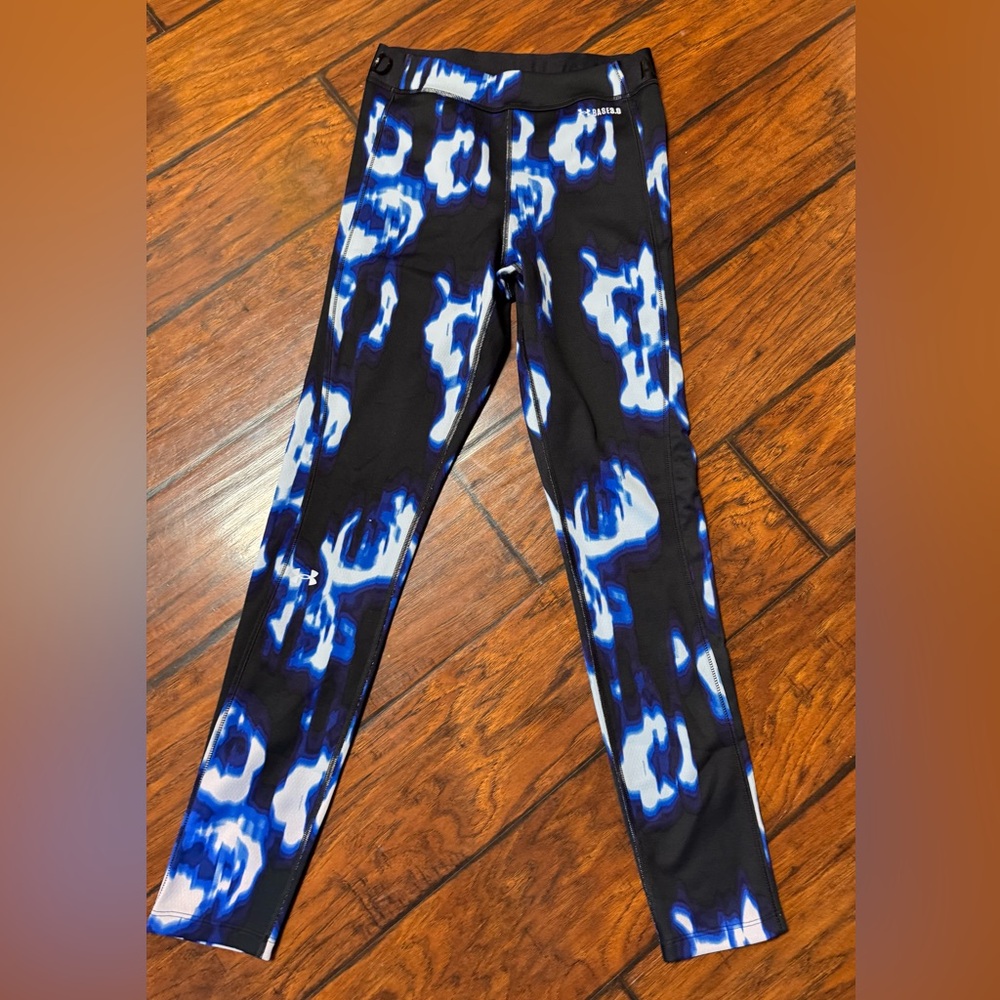 Last chance-goes away today 5/3/26Under Armour-Base 3.0 -NWOT leggings small